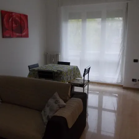 Casa Rose Vicino Al Centro Citta Apartamento Como
